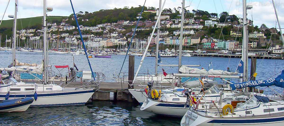 boats like those found in mediterranean ports